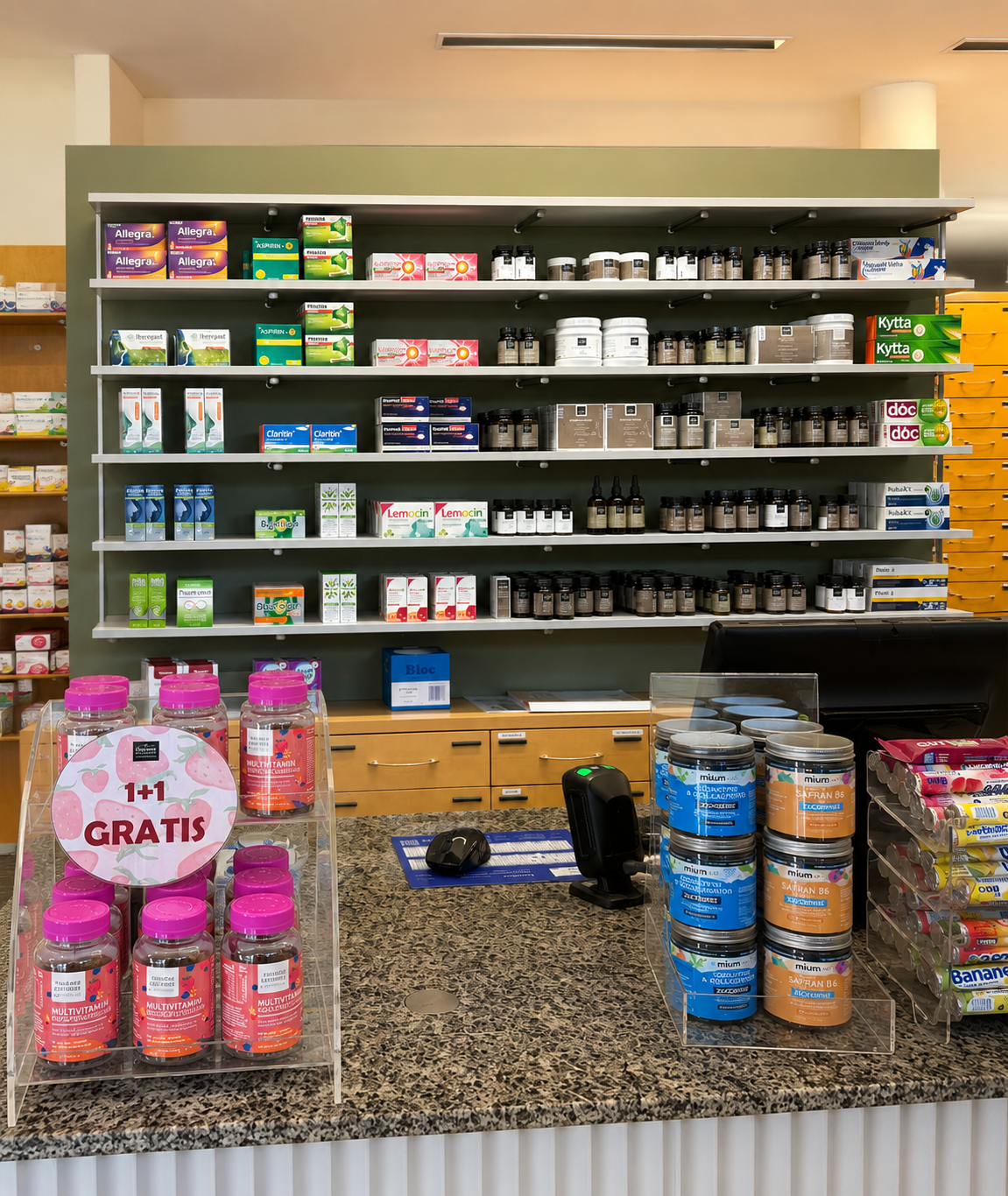 Arzneimittel und Beratungstheke in der Thermen Apotheke